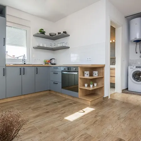 Apartament Pejakovic *