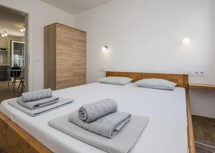 Pejakovic Apartment *